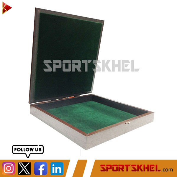 Sportskhel's tweet image. Long lasting chess board is now available at Sportskhel.com.

Winmac Chess Board price is Rs.2,900/-.

#winmacchess #chessboard #woodenchessboard #chess #boxtypechessboard #chessgame #chessmaster #chesslover #chessclub #sportskhel #thepavilion #pavilionsports