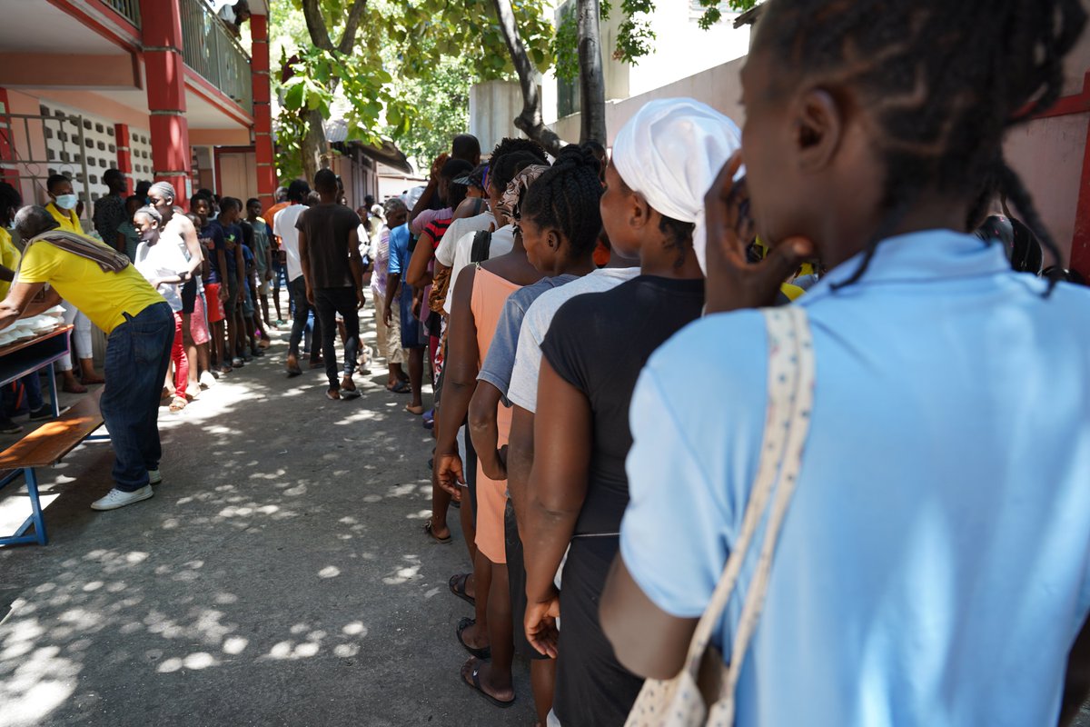 🆕<a href="/theIPCinfo/">The Integrated Food Security Phase Classification</a> report shows severe hunger persists in #Haiti: 4.35M are facing acute food insecurity Aug 2023 to Feb 2024.

The report, issued by <a href="/cnsa_haiti/">Coordination Nationale de la Sécurité Alimentaire</a>, <a href="/WFP/">World Food Programme</a>, <a href="/FAOHaiti/">FAO Haïti</a> &amp; partners, shows 44% of Haitians in Crisis or Emergency levels of hunger.

wfp.org/news/severe-hu…