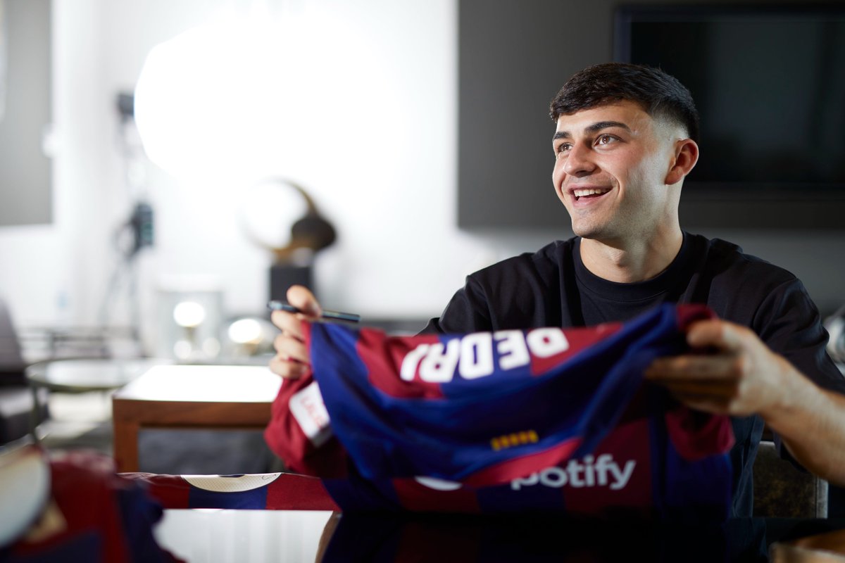theresidencyapp's tweet photo. If Barcelona win vs Antwerp tonight we’ll give away a signed Pedri shirt👕

To enter 👇 
🔄 Retweet this tweet
🤝 Follow us
😍 Tag a friend https://t.co/ziu97QOzrH