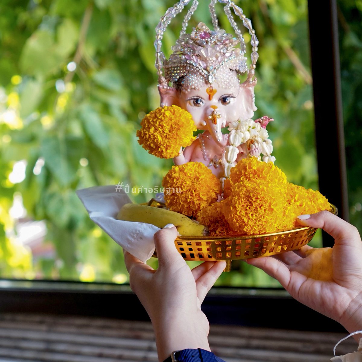 Finding_wishyou's tweet photo. รังสรรค์ปั้นมือ ถวายพระพิฆเนศค่ะ
#ปั้นคำอธิษฐาน #พระพิฆเนศ #คเณศจตุรถี 🙏🏻🌠🤍 https://t.co/k4tJyzkZdd