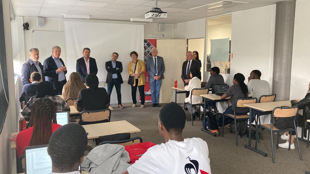 Visite de la nouvelle école d’ingénieurs #ESIGELEC sur la Technopole du #Futuroscope.

👉 Soutenue par le #Département, l’école accueille et forme depuis septembre 2023 des ingénieurs dans le domaine des technologies #numériques  en #alternance.