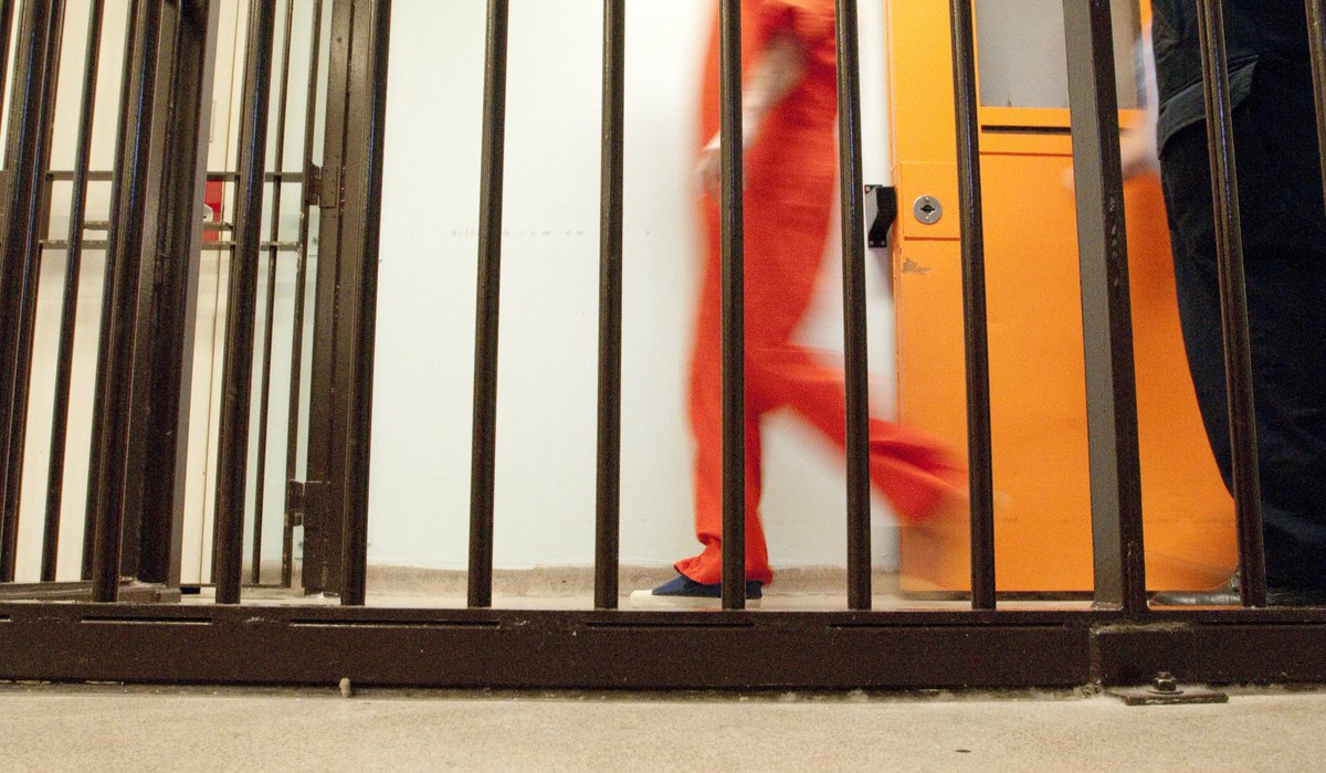 LFPress's tweet photo. The province of Ontario will pay former EMDC inmates almost $33 million for what they endured in London's provincial jail. @RandyRatLFPress reports: https://t.co/okYtJEIlJQ #ldnont https://t.co/GzebdqF7a3