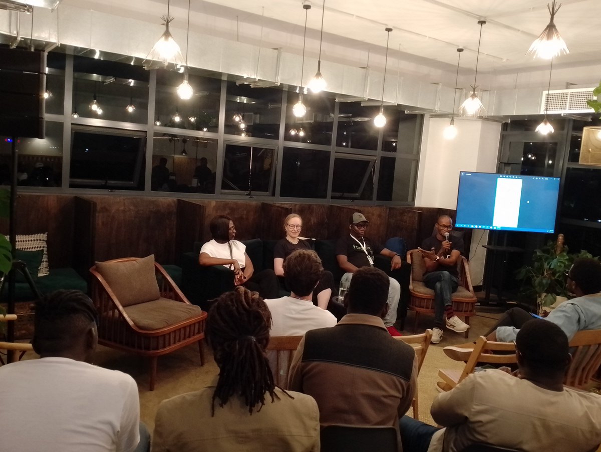 Live at the @CeloKenya meetup. In the panel we have @dankarani of @fonbnk1, @RachBLondon of @halofi_me and @afishinparis of Opera mini as we discuss how to scale up Web3 in Africa.