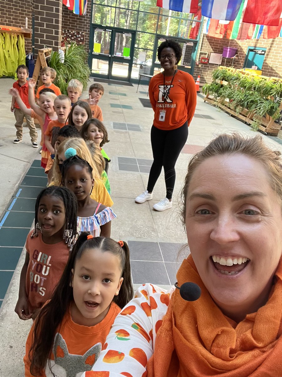 MusicwithLittle's tweet photo. 👀 at all that 🍊! Ms. McCracken’s &amp; Ms. Kylah’s class did not disappoint 👏🧡👏 @EphesusElem 🎵 https://t.co/Xo5inXNAnX