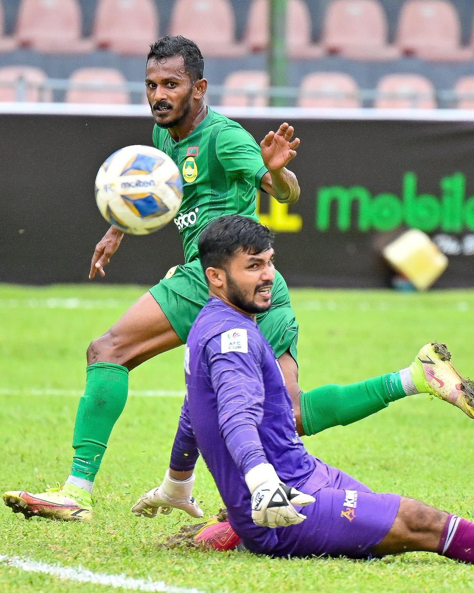Sentey77's tweet photo. #AFCCup goal after 4 years! 💪🏽💚⚽
Congratulations @MaziyaSr 👏🏽🇲🇻

📸 https://t.co/KdBXyXEZ2z, Fayaz Moosa, Nishan Ali Hassow https://t.co/l2hkqSrC31