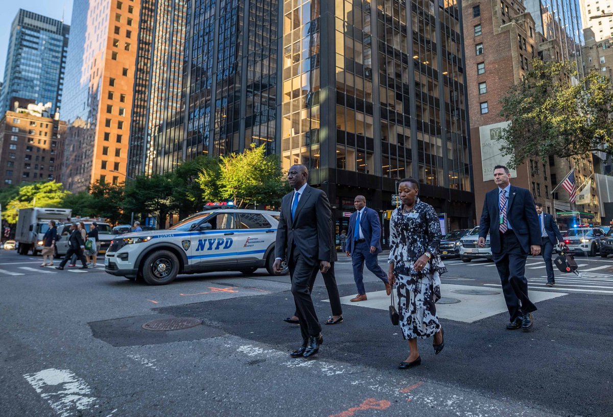 UDAPartyKe's tweet photo. PICTURES: President William Ruto &amp; First Lady Rachel Ruto. Morning walk to the United Nations General Assembly. https://t.co/plg6rqgy4W