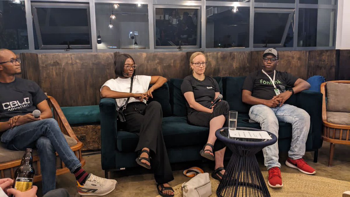 CeloUganda's tweet photo. Happening Now π
Panel Session ongoing with @CeloOrg, @minipay @fonbnk1 @halofi_me representatives on stage
@herlew99 @dankarani, @RachBLondon
#CeloAfricaDAO #Web3 #EthSafari #celolocal https://t.co/bQAmpaoKxC
