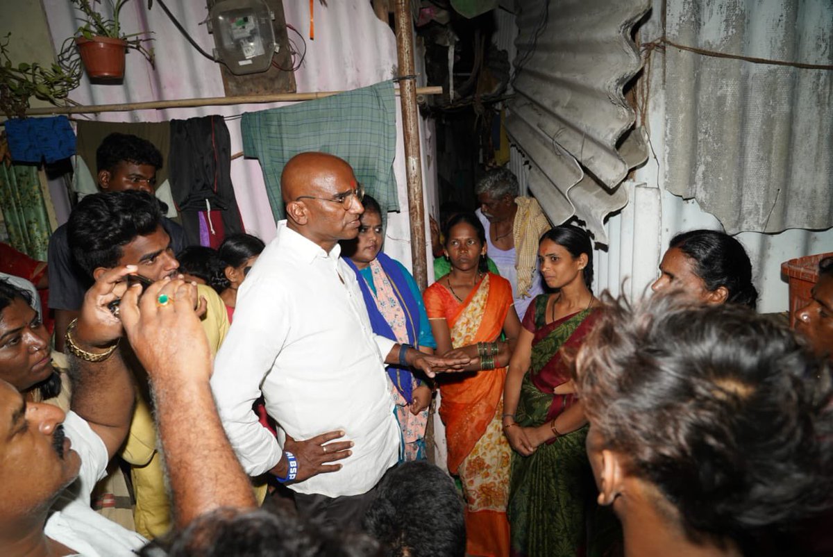 RSPraveenSwaero's tweet photo. ఈ రోజు ముషీరాబాద్ నియోజకవర్గంలో పలు బస్తీల్లో పర్యటించాను. విఘ్నేశ్వరుడు-గజరాజు ఆశీర్వాదం అందుకున్నాం.
#GajRajAyega https://t.co/E42eeB94X1