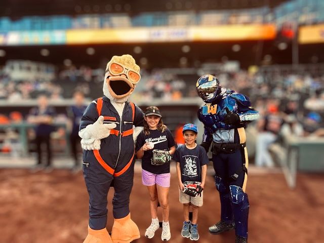 MHSSummerlin's tweet photo. Reliving the unforgettable memories from Merryhill Summerlin's Las Vegas Aviators night! ✨🏈🎉

Here's to building a stronger community outside of school, one thrilling game at a time. We cherish these moments together! 🙌🥳 #AviatorsNight #MerryhillSummerlin #SummerlinLV https://t.co/QFLJX8WTUp
