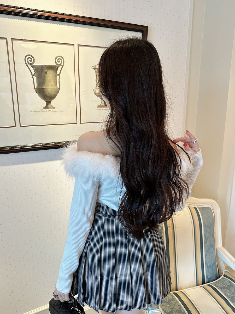 Ayaページ このGRLのオフショルで着れるファートップスまじ可愛いんだが🥺！鎖骨