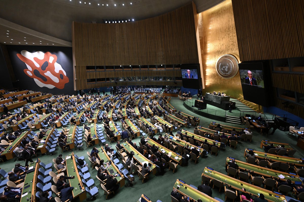 Cumhurbaşkanımız Recep Tayyip Erdoğan, Birleşmiş Milletler Genel Kurul Salonu'nda BM'nin 78’nci Genel Kurulu görüşmelerinde katılımcılara hitap etti.