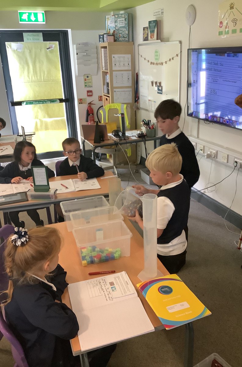 4Tcps's tweet photo. In science this week, we thought about the movement of particles in liquids and investigated granular solids. And the best part was, we got to eat the particles afterwards! 😋 #croxtethscience https://t.co/SvIf2hD27y