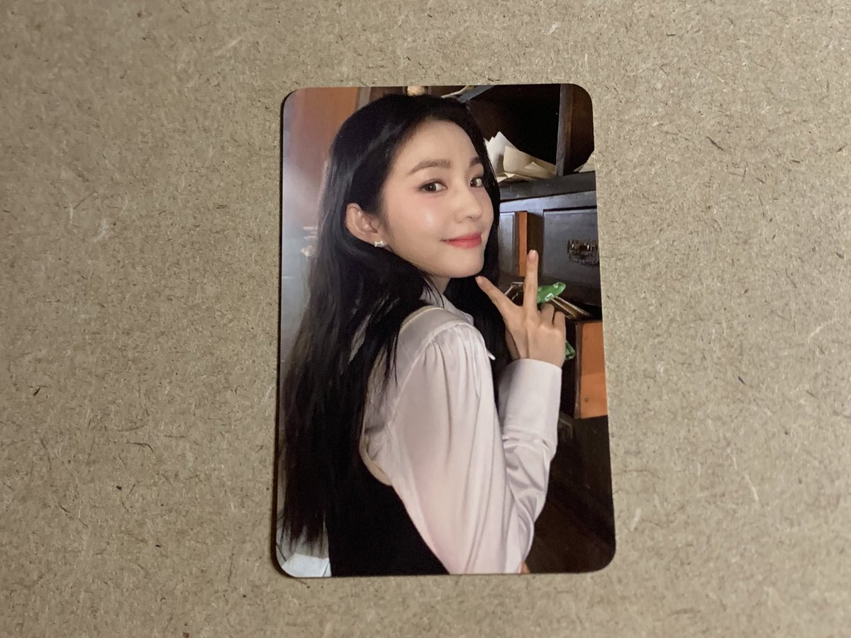heekaaii's tweet photo. 아이린 배주현 포카 양도

콘서트 앨범 럭드 birthday 미공포
싸게 넘겨요 연락만 주세요 ‼️ https://t.co/9OonLmSZMe
