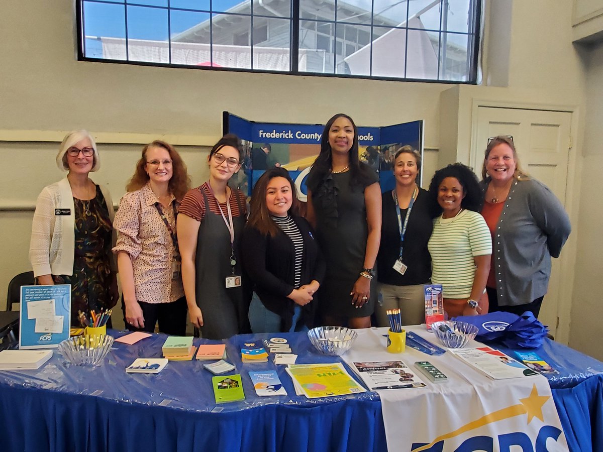 KYohoBOEMember's tweet photo. Look at this great team at the Great Frederick Fair! Come see FCPS in the Null Building. https://t.co/ccltVv7Ap5