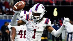 After a great conversation with @coreybarlow12 I’m blessed to say that I have received my 7th offer from @SCState_Fb 🔴⚪️ @CoachMackMartin @MauriceNel2163 @RooseveltNelso2 @coach_wglover @CoachMBone @coach_oaks @Coach_PT12