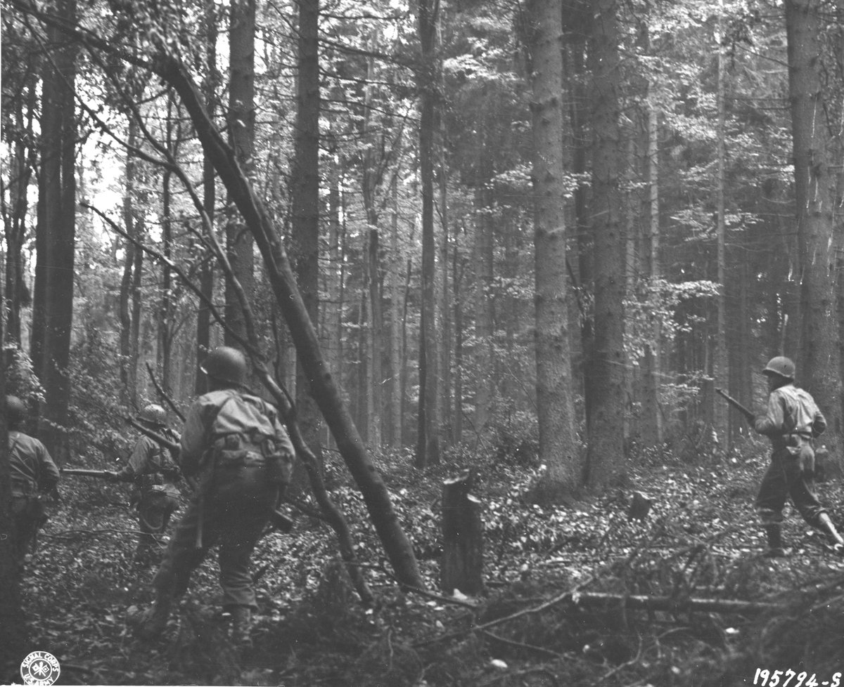 19 SEPT – 16 DEC 1944 – BATTLE OF THE HURTGEN FOREST #WWII 

In the longest battle in U.S. Army history, American soldiers of the U.S. First Army fought tooth and nail against entrenched German defenders in the densely wooded terrain of the Hurtgen Forest. 

#Armyhistory