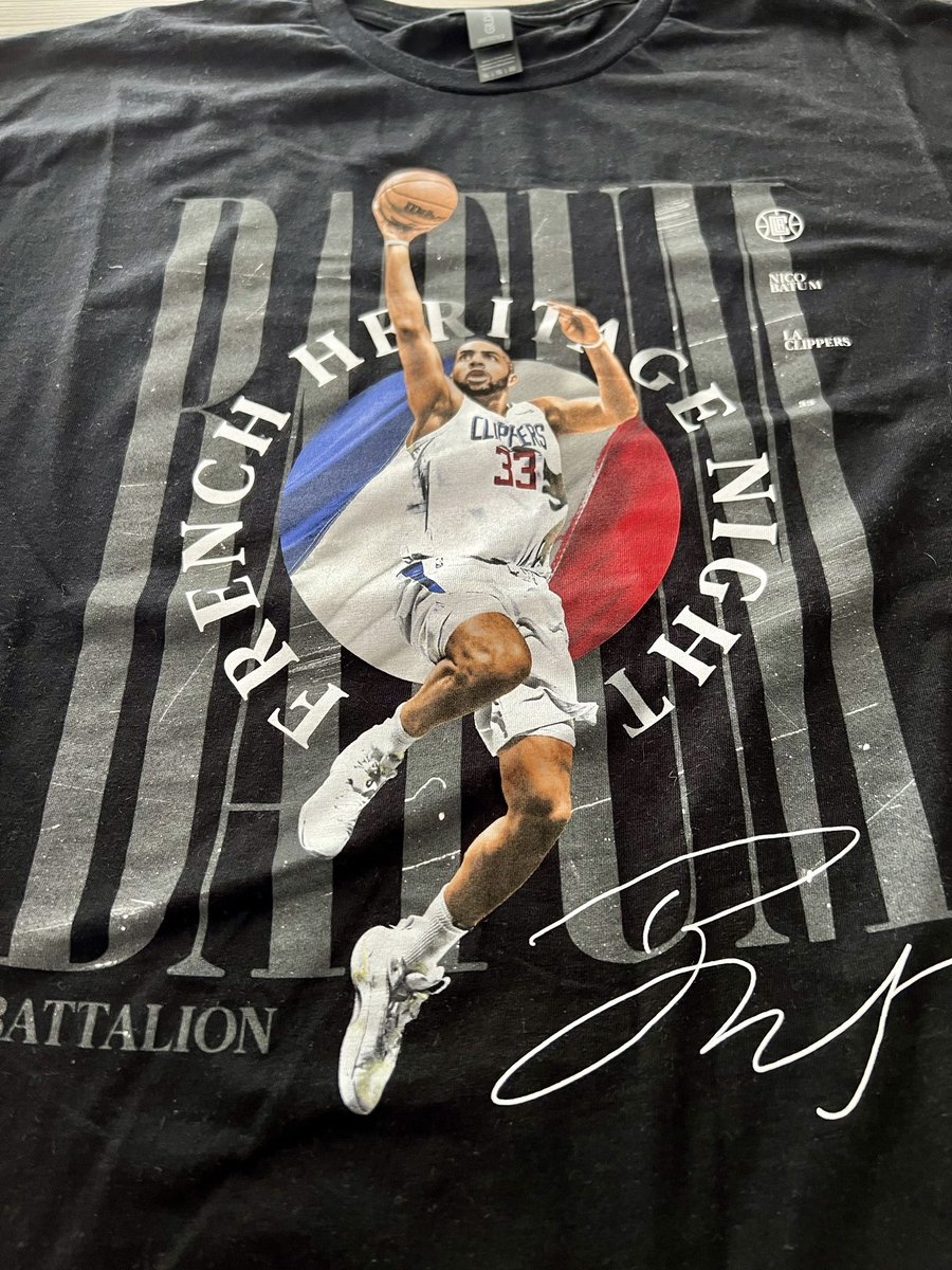 TripDoubleUSA's tweet photo. 🚨 CONCOURS 🎁

A l'occasion de la sortie de nos voyages à NY, LA, Miami, Chicago et Las Vegas, gagnez un package de goodies ramenés de nos précédents voyages 🔥

Pour participer au tirage au sort : 
RT + Follow 
@TripDoubleUSA  ✈️🏀🇺🇸 

Annonce du gagnant le 01/10 https://t.co/kDuyQppw5s
