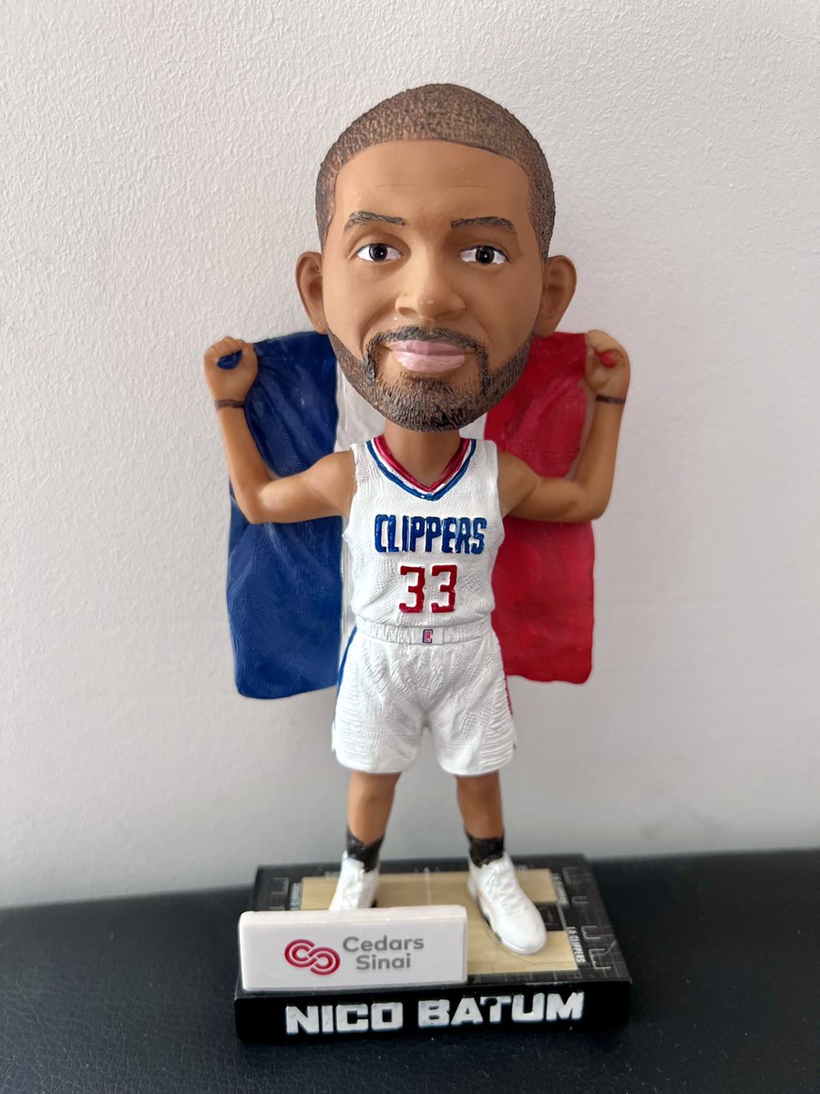 TripDoubleUSA's tweet photo. 🚨 CONCOURS 🎁

A l'occasion de la sortie de nos voyages à NY, LA, Miami, Chicago et Las Vegas, gagnez un package de goodies ramenés de nos précédents voyages 🔥

Pour participer au tirage au sort : 
RT + Follow 
@TripDoubleUSA  ✈️🏀🇺🇸 

Annonce du gagnant le 01/10 https://t.co/kDuyQppw5s