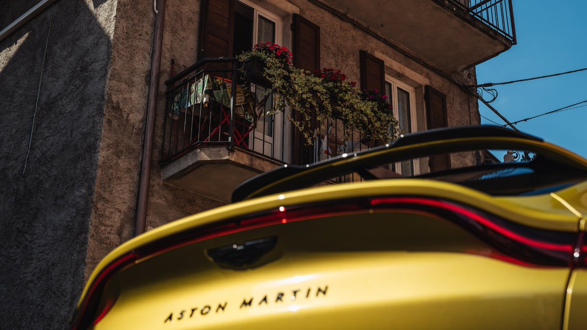 Aston Martin tweet media
