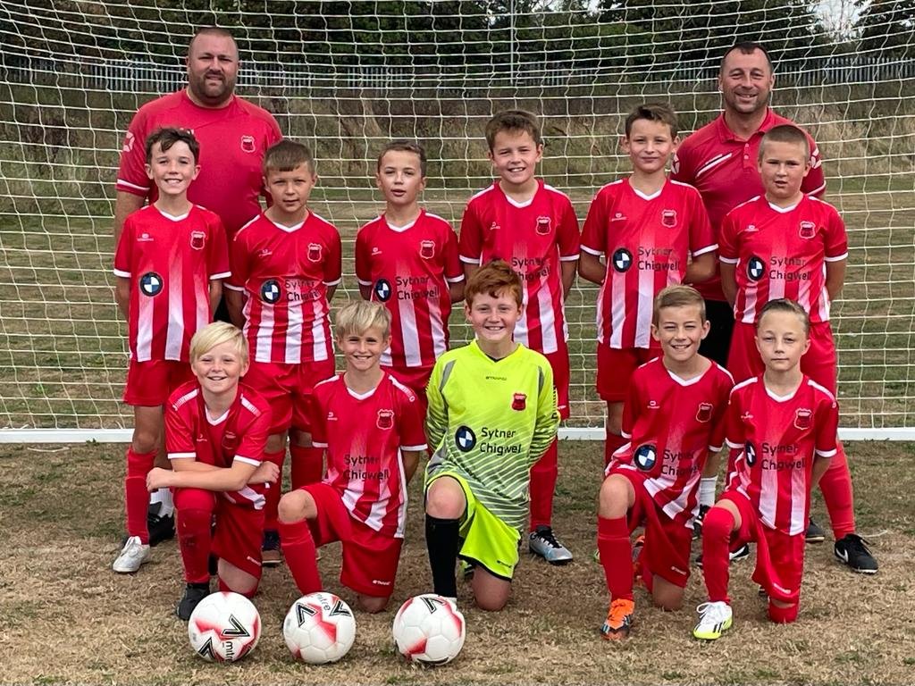 Cometsyfc's tweet photo. Our u11s reds sporting their new kits sponsored by @sytner https://t.co/lFACWyMc9c