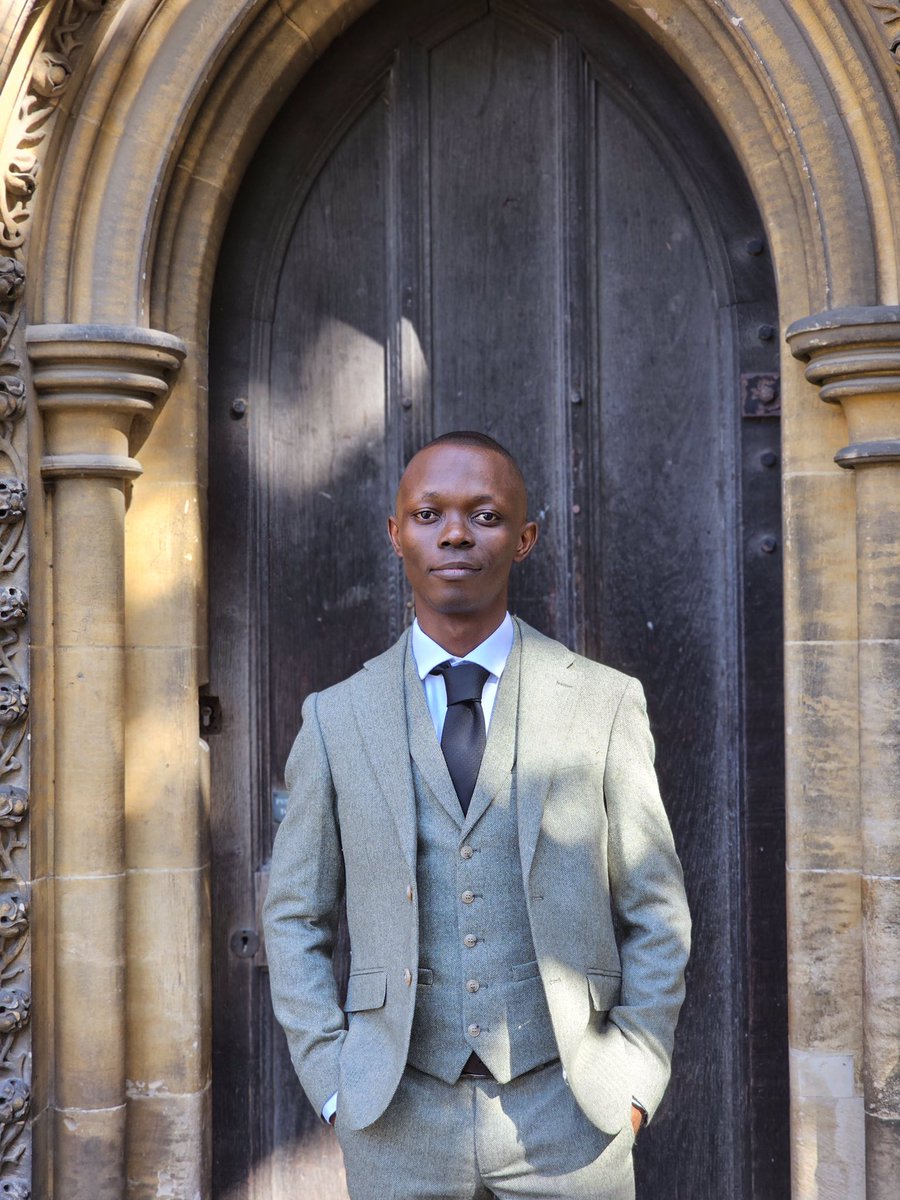 damilarebdg's tweet image. Your encouragement and belief in me kept me going.

The Journey Continues!

#Graduation #MasterOfArchitecture #HertsGrad #HertsAlumni #GOHERTS

3/3