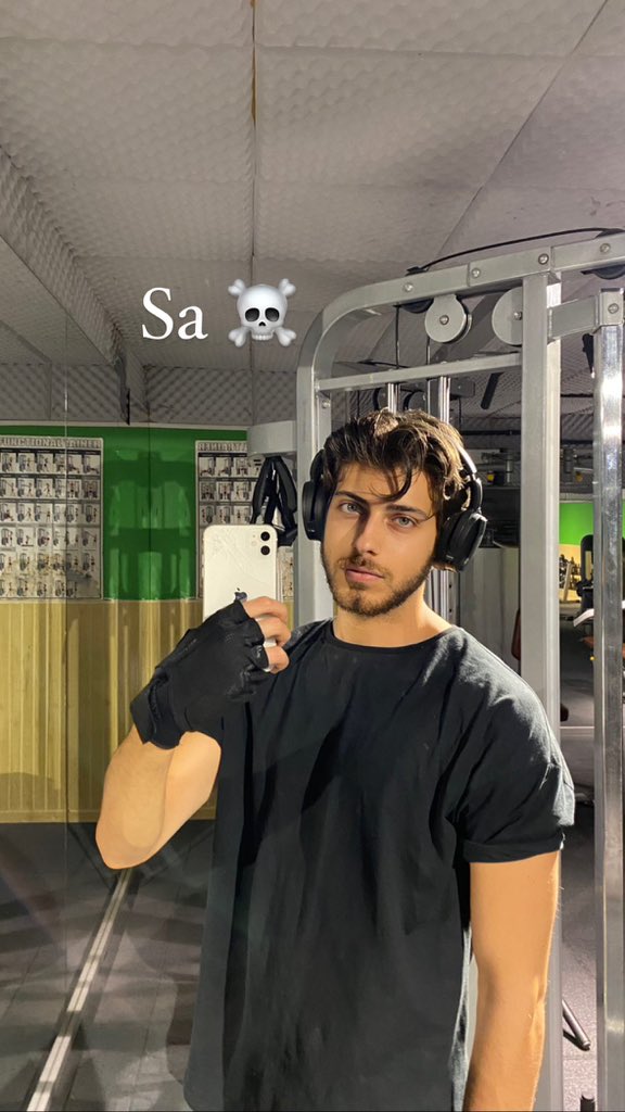 مع النضج سيكون اهتمامك قليلاً بالاشياء وبعض البشر أيضاً..!