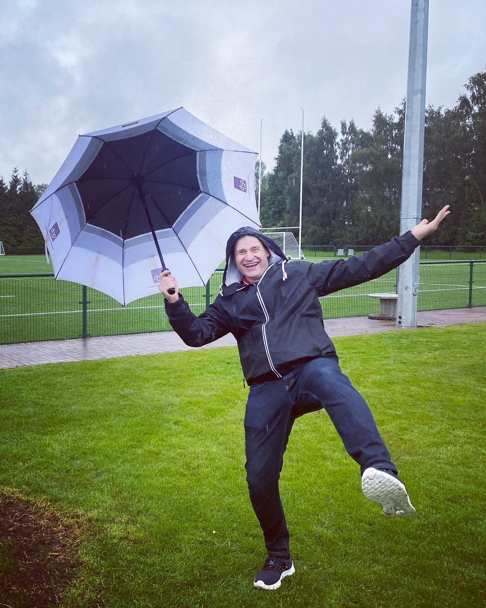To all my LA friends. This is called an umbrella. I’m back in Scotland and this is an essential part of fashion ☔️🌂🌧️☂️