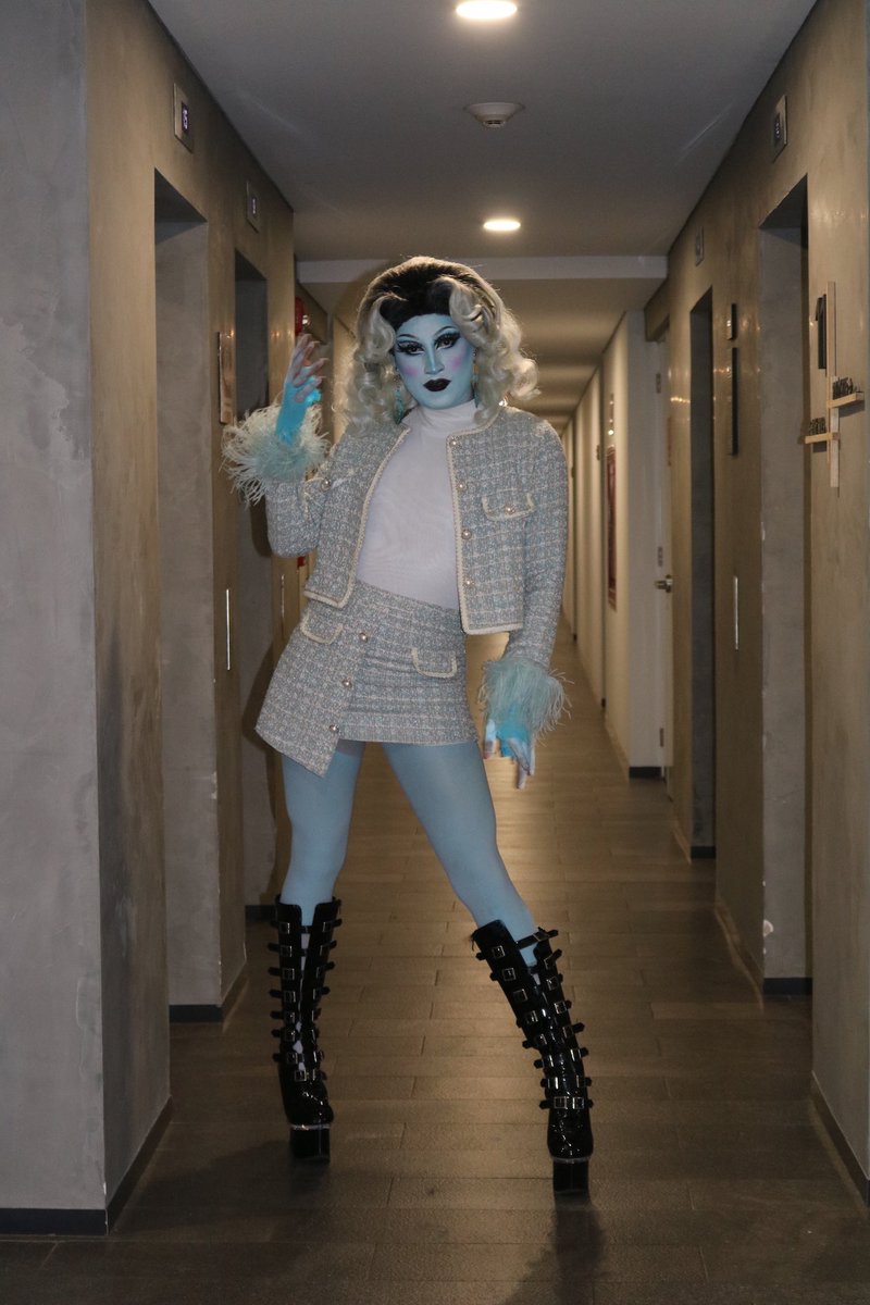 missfong2's tweet photo. Full drag \ out of drag https://t.co/5a31d1uDKR