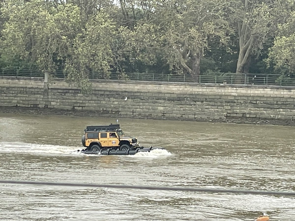 🧐 not your usual Tideway visitor!