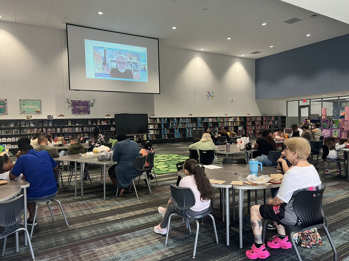 MrsU♥sBooks tweet media