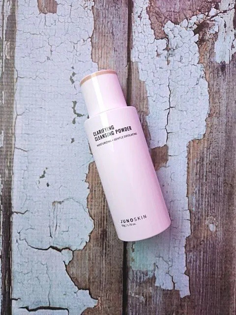 beautybriteteam's tweet image. The cleanser gently exfoliates the skin, which helps to remove dead skin cells.

Read the full article: Wake Up Your Skin With These 5 Products
▸ lttr.ai/AHH6U

#JUNOCO #ToBeHuman #beauty #vitamincserum #caffeineenergizingserum #HyaluronicAcidSerum