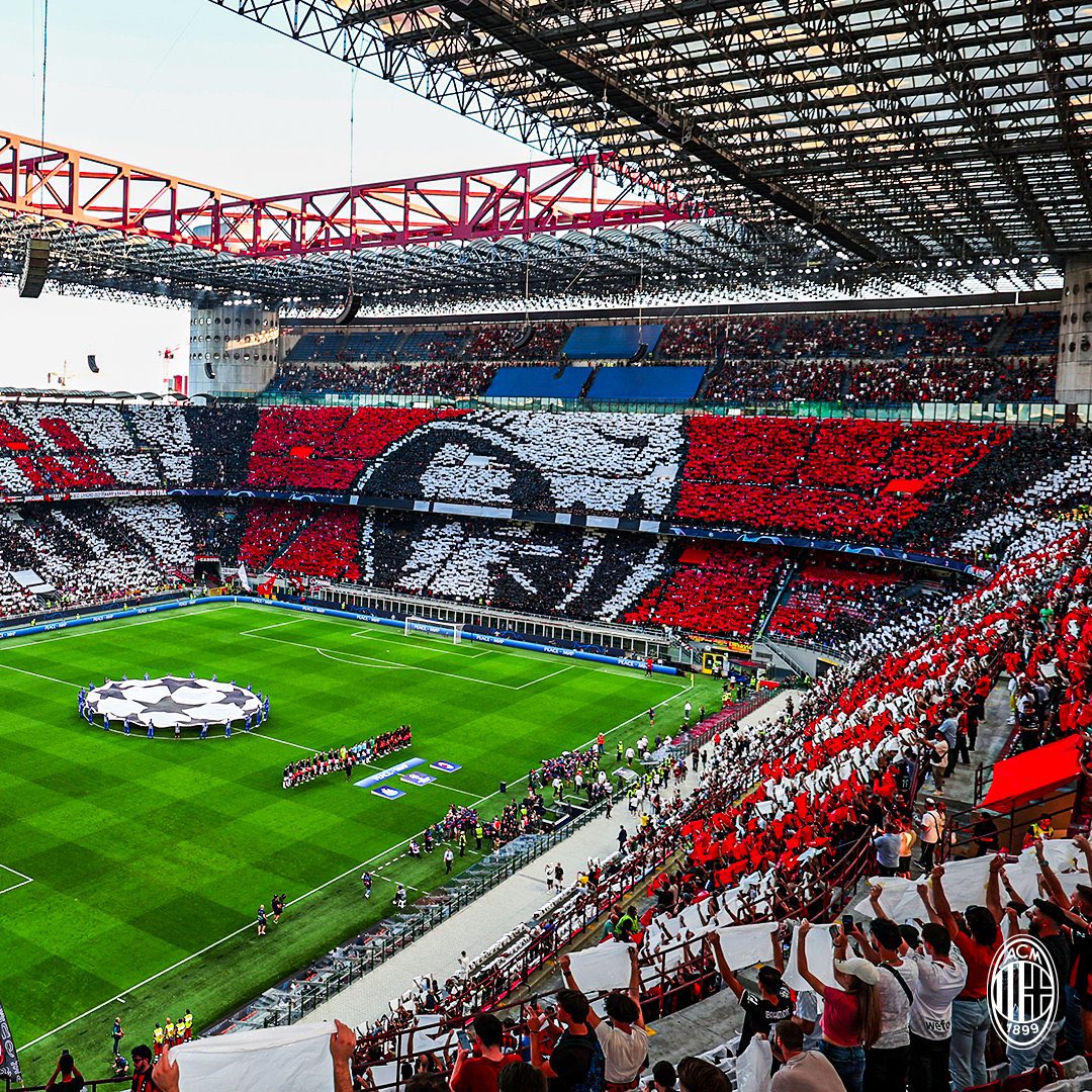 ActuFoot_'s tweet photo. Le tifo à San Siro pour le retour de la Ligue des Champions. 🤩❤️🖤

©️ @acmilan https://t.co/FedwtSiPHf