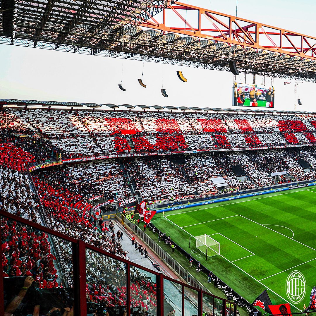 ActuFoot_'s tweet photo. Le tifo à San Siro pour le retour de la Ligue des Champions. 🤩❤️🖤

©️ @acmilan https://t.co/FedwtSiPHf