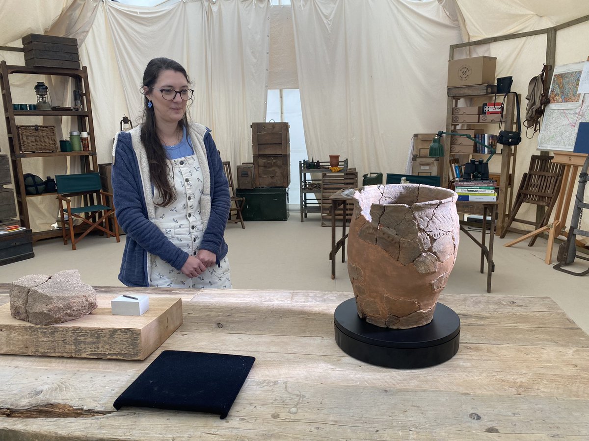 A newly reconstructed pot from Cardiff - circa 3500 years old - to feature on series 11 of #DiggingForBritain. Conservator <a href="/Leonieconserva/">Leonie Mckenzie</a> looking on with slight trepidation as we film it on the turntable!