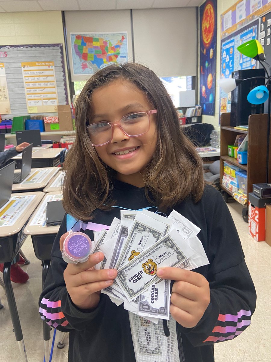 OLHD123's tweet photo. Check out Ms. SooHoo’s class at #D123cov proudly displaying their Cougar Cash! 🏅 Here's why we use positive behavior rewards like Cougar Cash across #D123: 1️⃣ Celebrate positive behavior 🎉 2️⃣ Provide instant feedback 👍 3️⃣ Boost student motivation 🚀 https://t.co/CMEaKalifm
