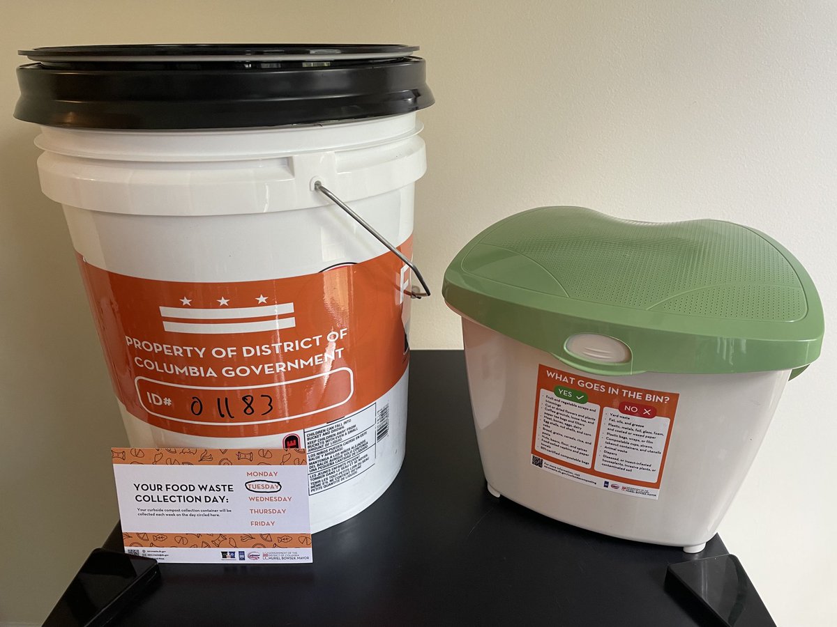 WestbrookCK's tweet image. Excited to be a participant in DC’s pilot household collection compost program!  

Reducing carbon footprint by reducing food waste &amp;amp; creating healthy soil carbon sink!

If DC, a 🐀 ridden city, can do this, any place can! 

⁦@dczerowaste⁩ #stopclimatechange #stopextinction
