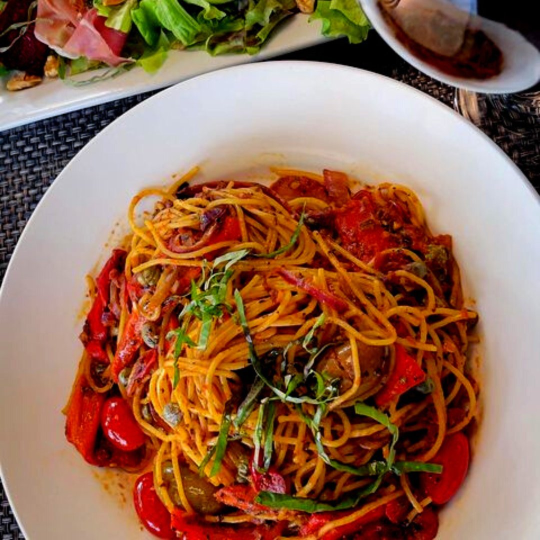 We have an assortment of delicious entrées to bring you the taste of Italy.

 #LaPiazza #LaPiazzaAllegra #hamiltoneats #eathamont #hamiltonishome #italian #italianhamilton #cateringhamilton #menu #foodhamilton