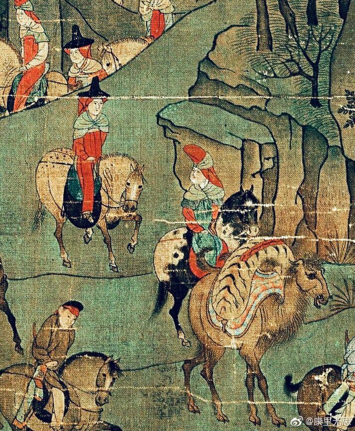 Veil Hat（帷帽）was one of the most distinctive head coverings during the Sui and early Tang periods. Originally adopted from the nomadic peoples of Central Asia, the weimao was quickly adopted by the women of Sui/Tang Dynasties of China
《明皇幸蜀图》里戴风帽和帷帽的女子们