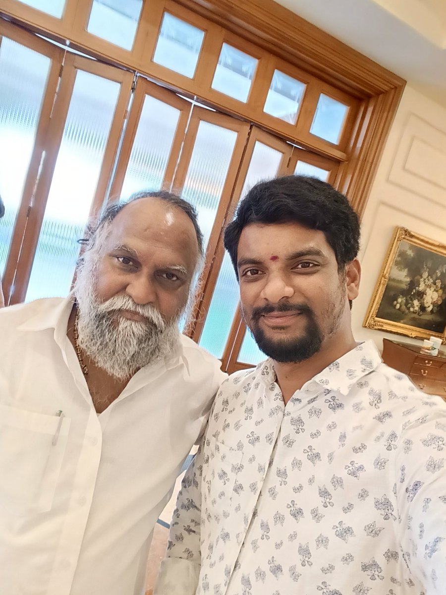 VamshiBtech's tweet image. With Jaggareddy Garu 🔥♥️
#CongressVijayabheri
#SixGuaranteesForTelangana 
#CWCMeetingHyd