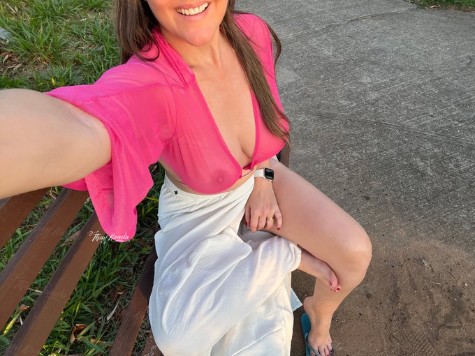 Que calorrrrrr, tive que sair pegar um arzinho rs. 😍 https://t.co/WywyJsmTee