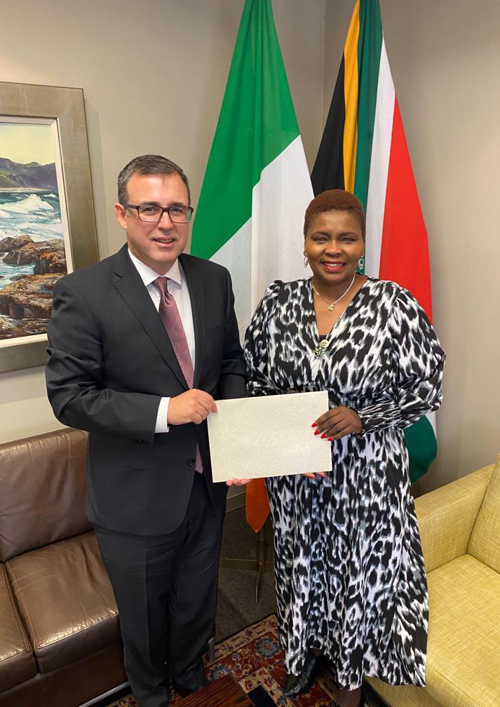 Greatly honoured to present a copy of credentials to HE Ambassador Losi Chief of State Protocol <a href="/DIRCO_ZA/">DIRCO South Africa</a> today.  Looking forward now to further deepening the warm relationship between Ireland and the Republic of South Africa! 🇮🇪🤝🇿🇦#working4ireland