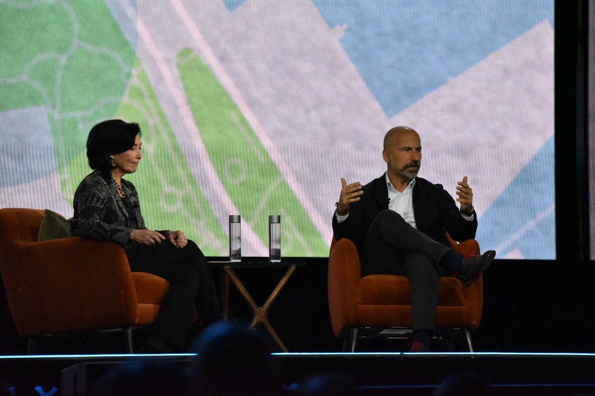 gsteulet's tweet photo. Uber CEO Dara Khosrowshahi with Oracle CEO Safra Catz during #ocw23 https://t.co/UrA3SnfqzL