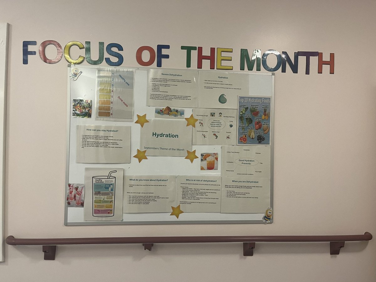 Focus of the month HYDRATION 🌟on East Ward. Providing fruity cocktails and fruit to all patients and staff @dona_perkins @LouiseM41090612 @CHSInpatientLPT