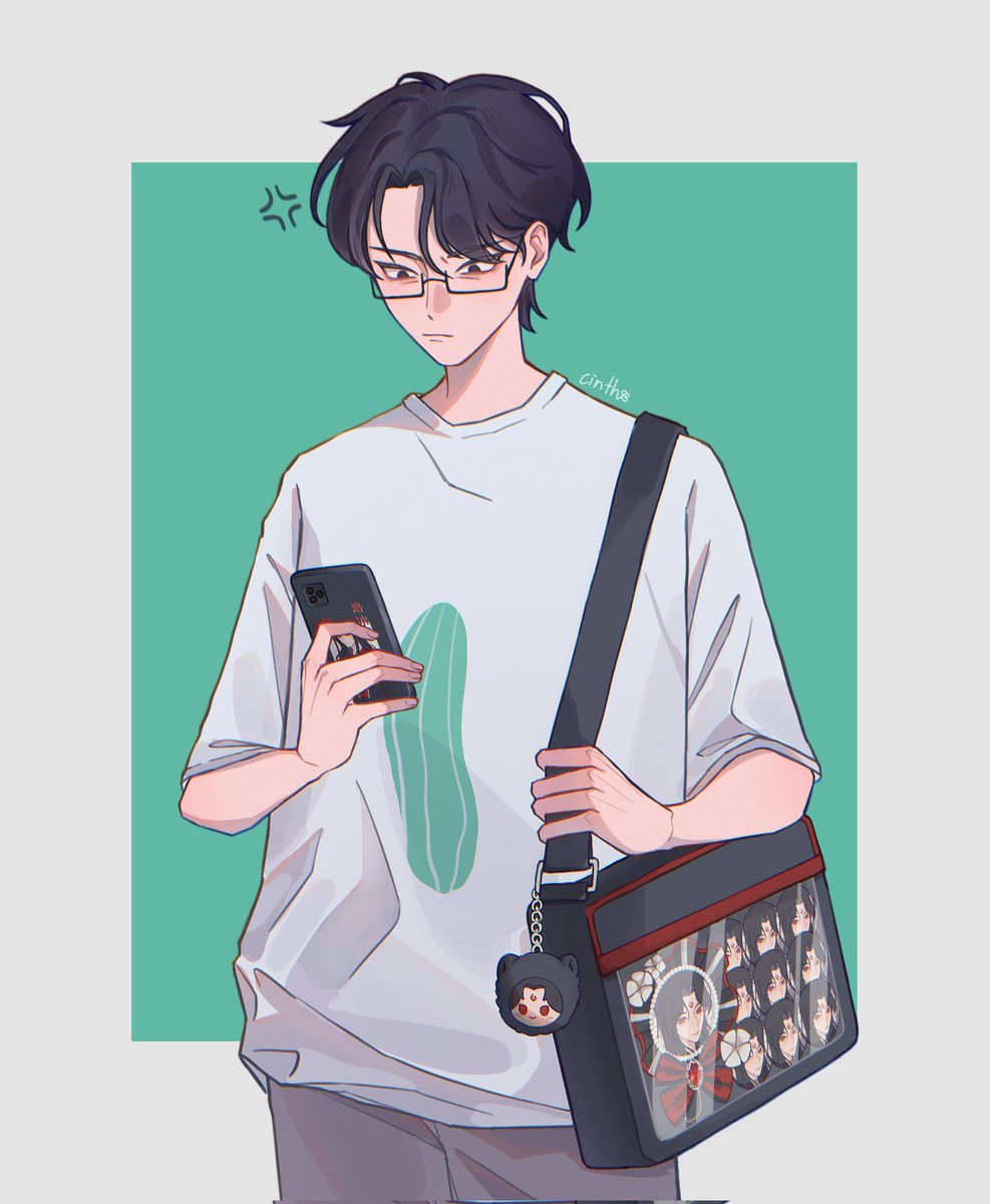 ci_nth0's tweet photo. shen yuan carrying around his binghe merch
#svsss #人渣反派自救系统 https://t.co/tZLP92SfKh