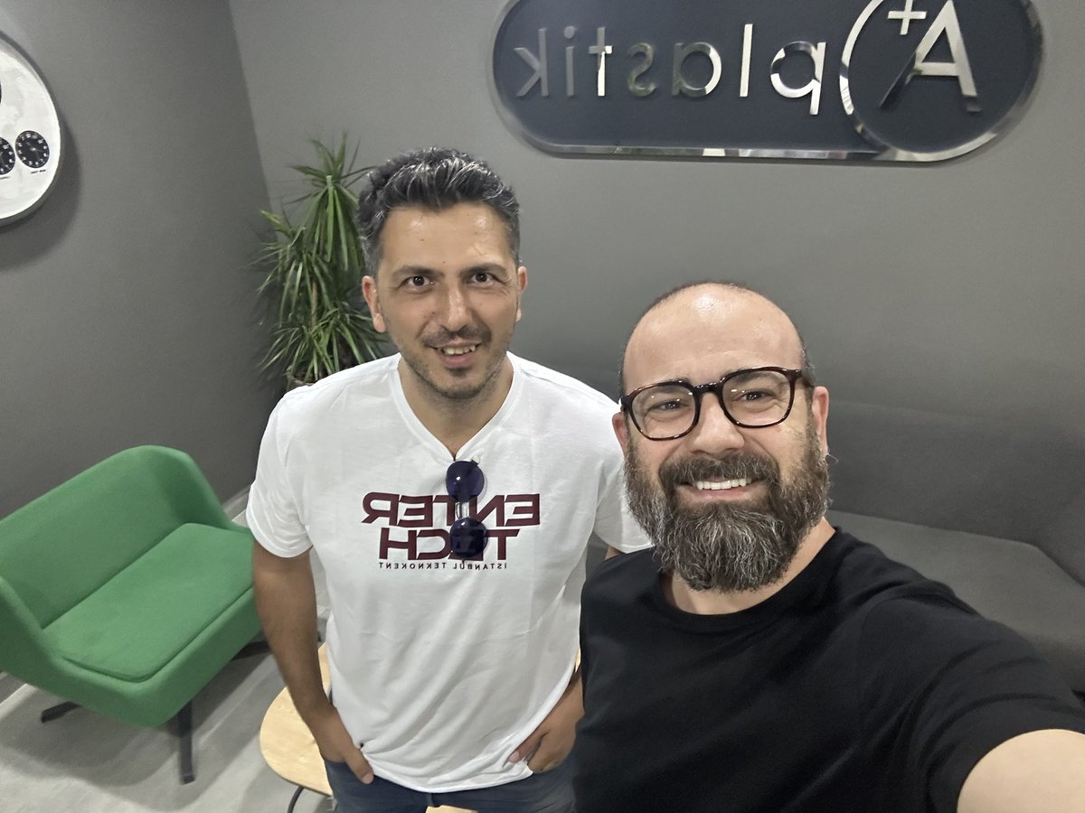 Hele bakın kim gelmiş😎
<a href="/enginalemdar/">Engin Alemdar</a>