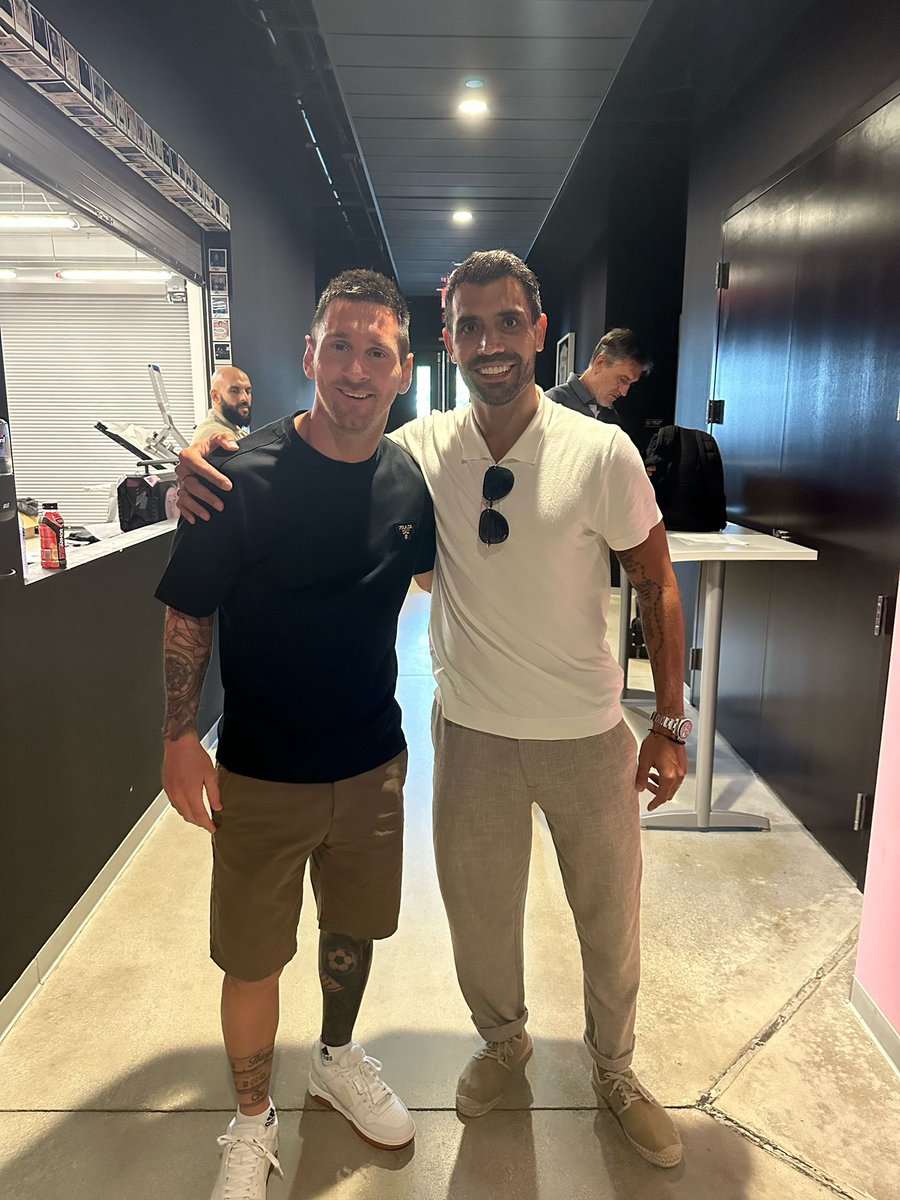 Con el mejor de siempre, con su humildad de siempre. Que lindo volver a verte! 🐐🙌🏼❤️