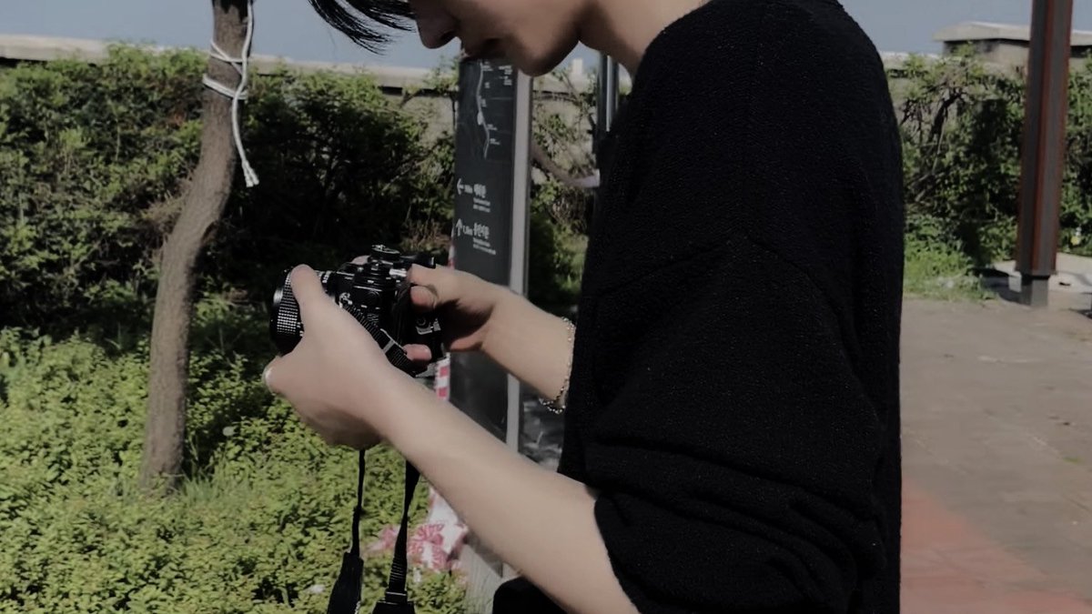 ㅤㅤ   
                   
            ❪ 제이 ❫  —  O9.19  |  9:O7 PM
            ❛ quick walk earlier @ lunch ❜

ㅤㅤ