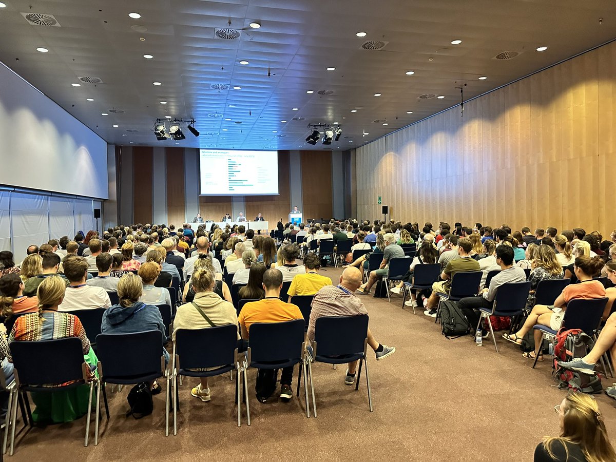 Define standing room only at a conference?😉 toxidrome track- 

#EUSEM2023