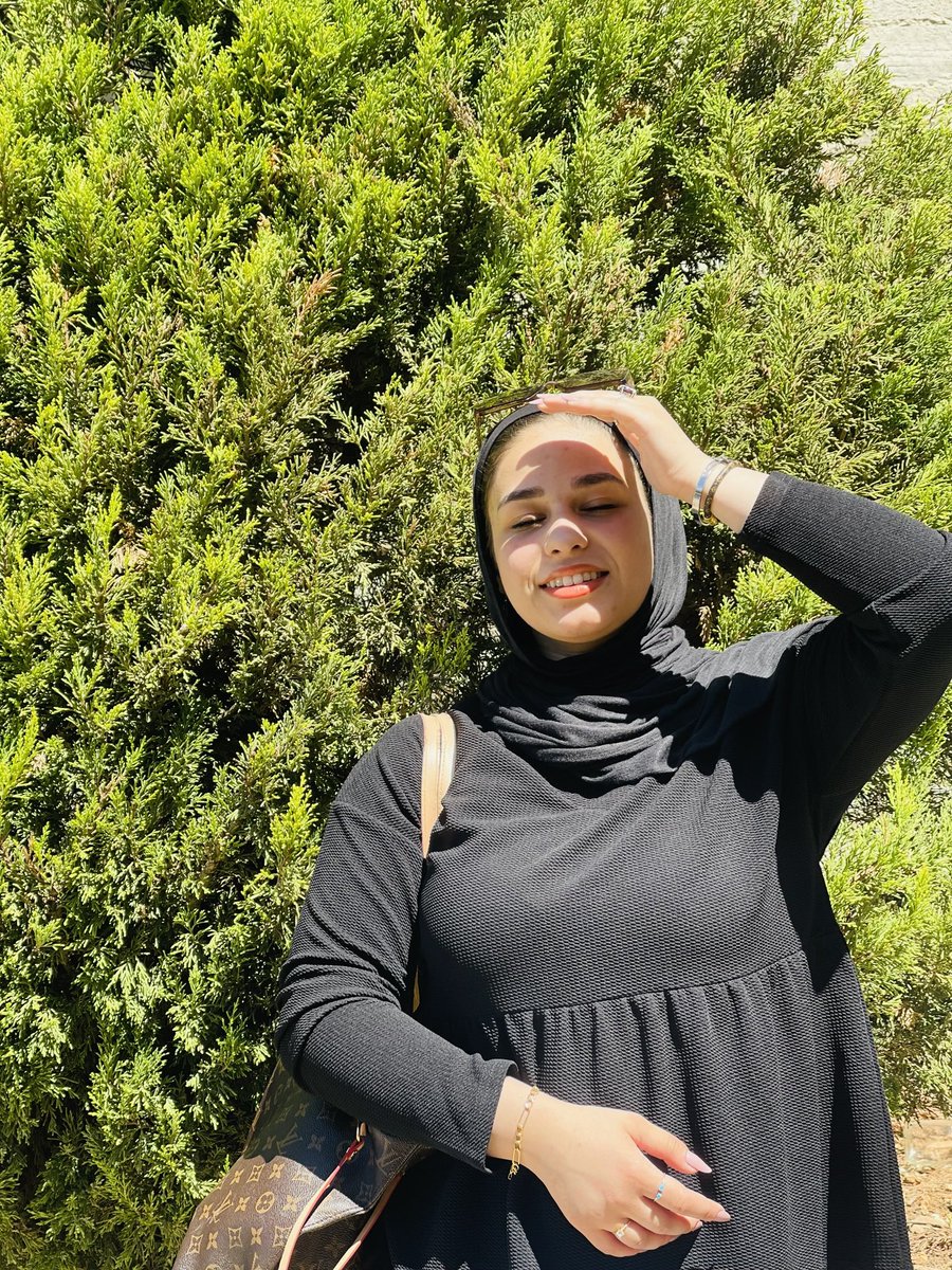 NansyNazer's tweet photo. حلوة عَيونها مثل سمَاء ربي جميَلة🖤 https://t.co/CRESJOWY7M