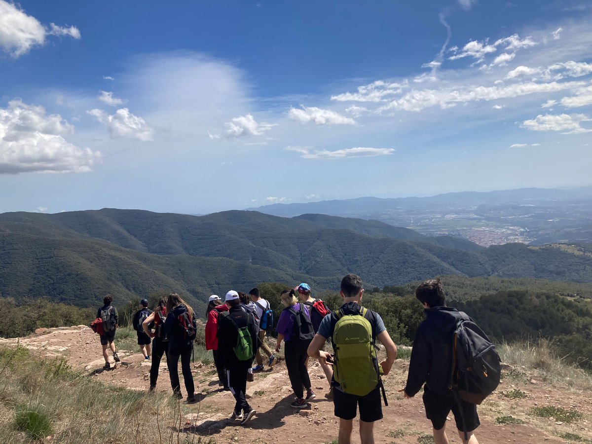 luks_bog's tweet photo. Havent emprès ja la següent aventura, avui tancat una etapa, agraït de l’oportunitat d’haver pogut treballar amb l’equip @PedreraFundacio i amb #ScienceFellows. I molt feliç d’haver aportat el meu granet en el creixement d’aquesta comunitat, i espero fer-ho més!
(4/4) https://t.co/qDzIQ7So2s